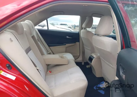 2012 Toyota Camry Le z USA, uszkodzony, nr VIN 4T4BF1FK5CR271303